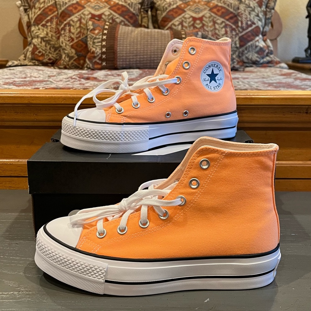 *SOLD* NEW Converse Chuck Taylor All Star Lift Platform Sneakers Seasonal Color - Picture 2 of 11